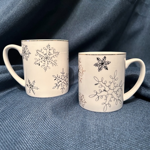 Servappetit White Mug Set of 2 w Varied Delicate Gold Black and Silver Snowfakes - Picture 2 of 7
